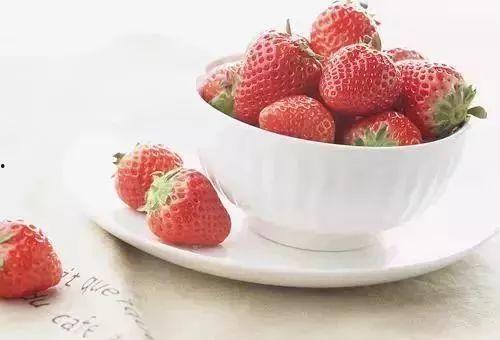 草莓皮肤爆料视频下载,揭秘新皮肤设计亮点与特色 第3张 草莓皮肤爆料视频下载,揭秘新皮肤设计亮点与特色 第3张